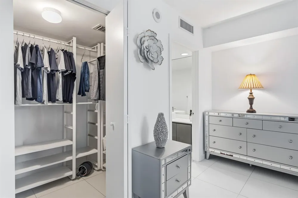 31 SE 6th Street #2601 Miami, FL 33131