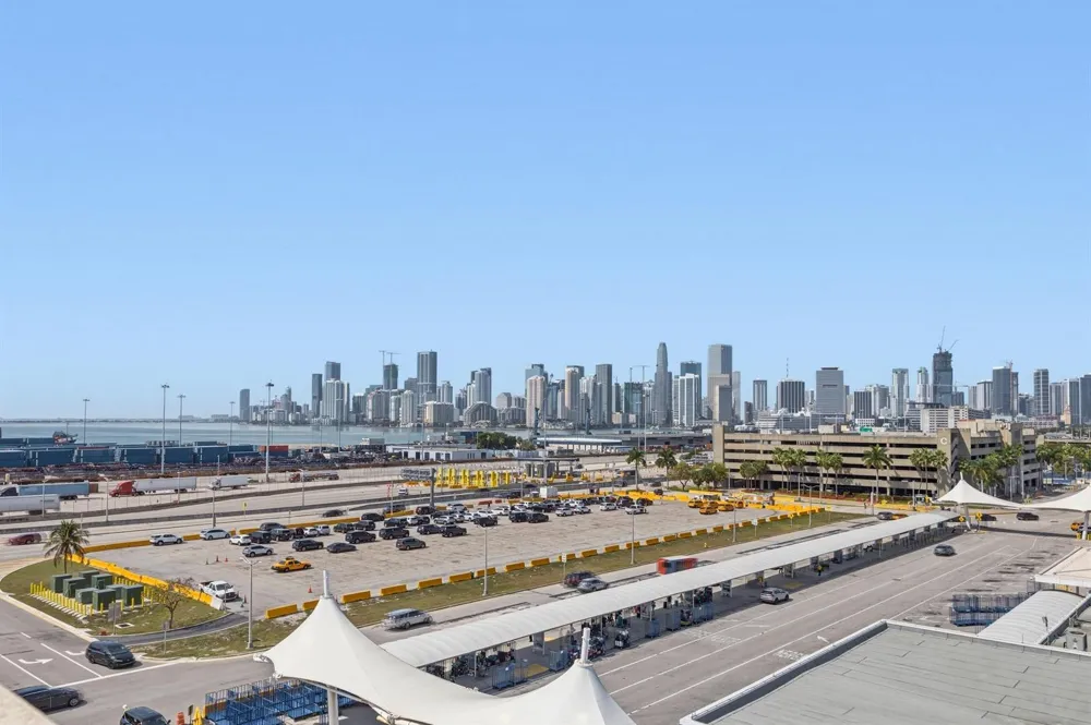31 SE 6th Street #2601 Miami, FL 33131