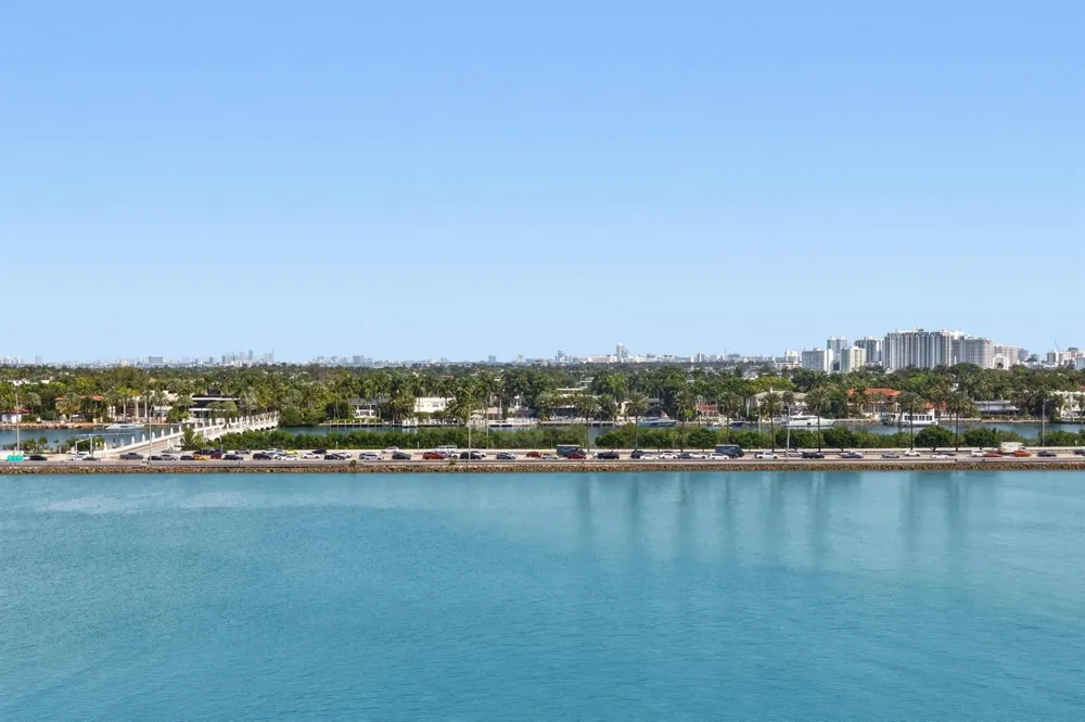 31 SE 6th Street #2601 Miami, FL 33131