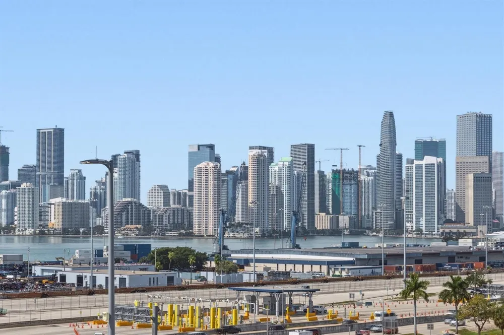 31 SE 6th Street #2601 Miami, FL 33131