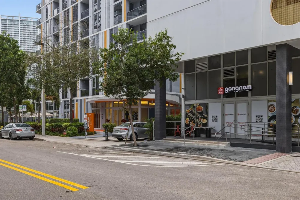 31 SE 6th Street #2601 Miami, FL 33131