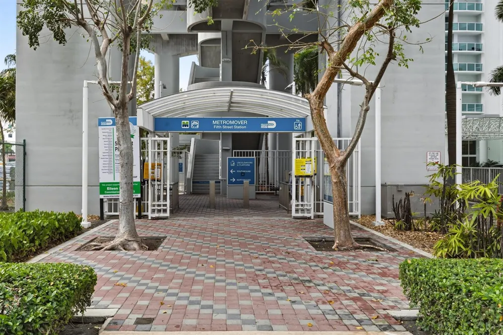 31 SE 6th Street #2601 Miami, FL 33131