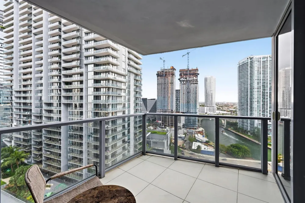 31 SE 6th Street #2601 Miami, FL 33131