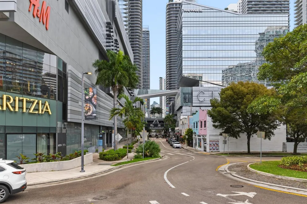 31 SE 6th Street #2601 Miami, FL 33131