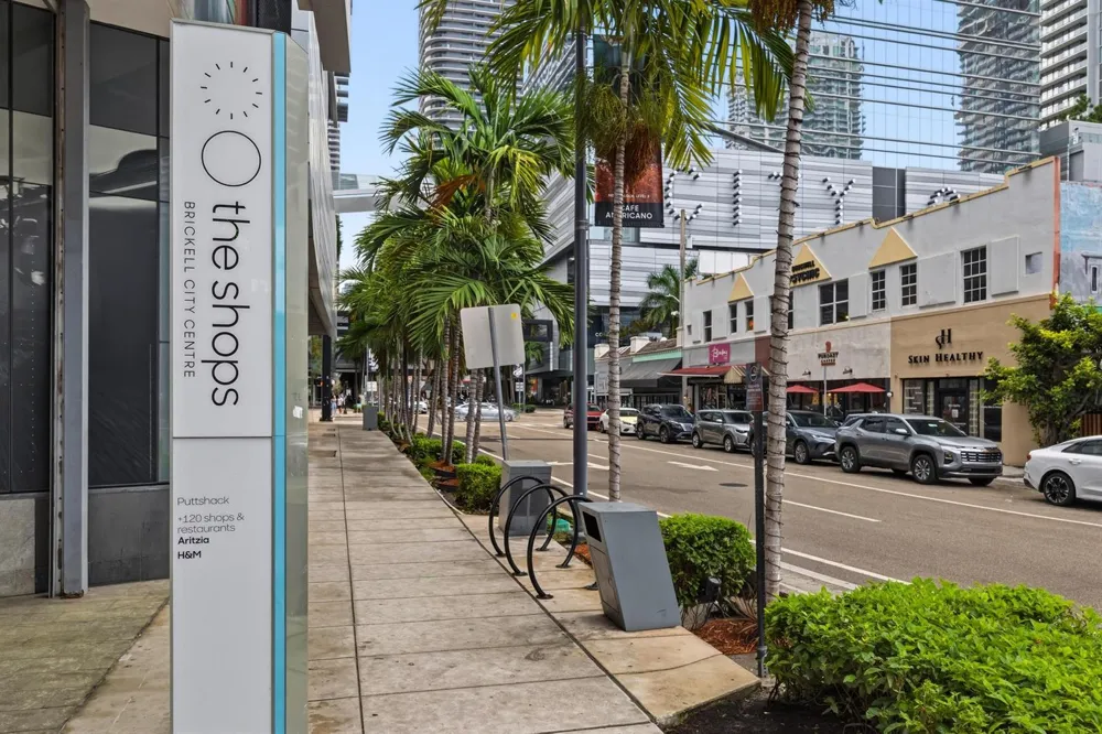 31 SE 6th Street #2601 Miami, FL 33131