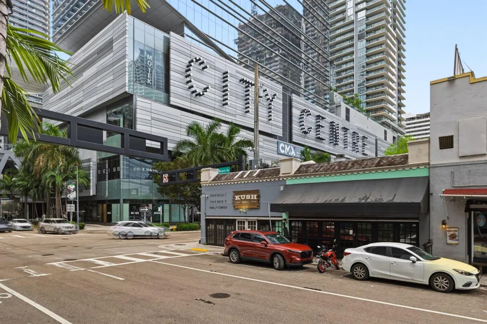 31 SE 6th Street #2601 Miami, FL 33131