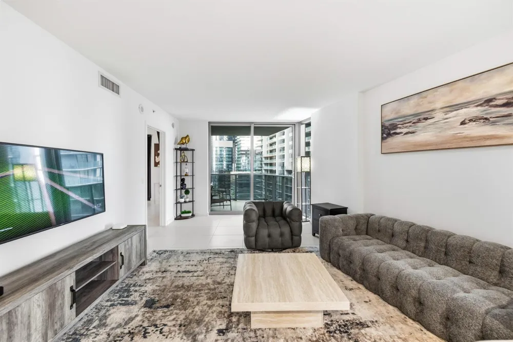 31 SE 6th Street #2601 Miami, FL 33131