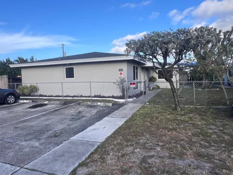 2030 SW 41st Avenue #3