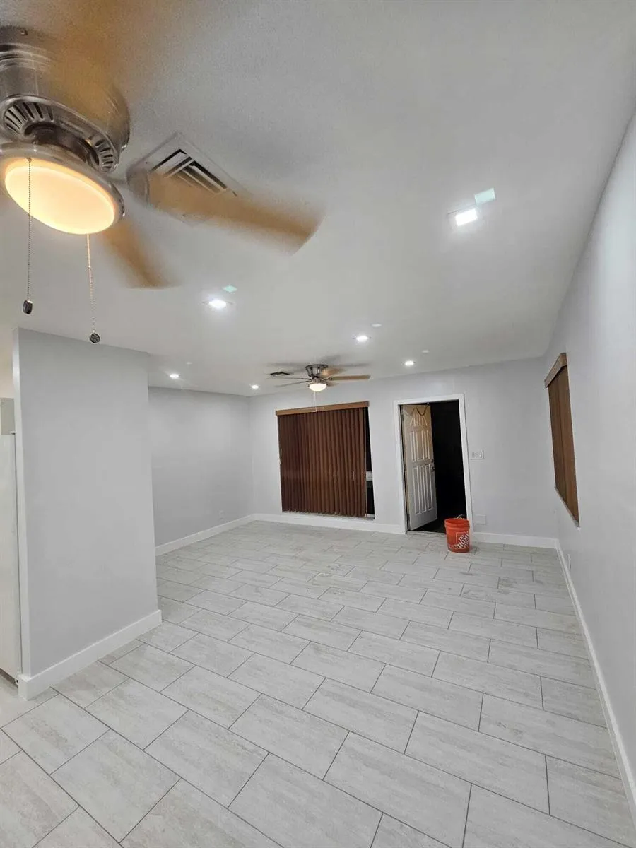 2030 SW 41st Avenue #3 Fort Lauderdale, FL 33317