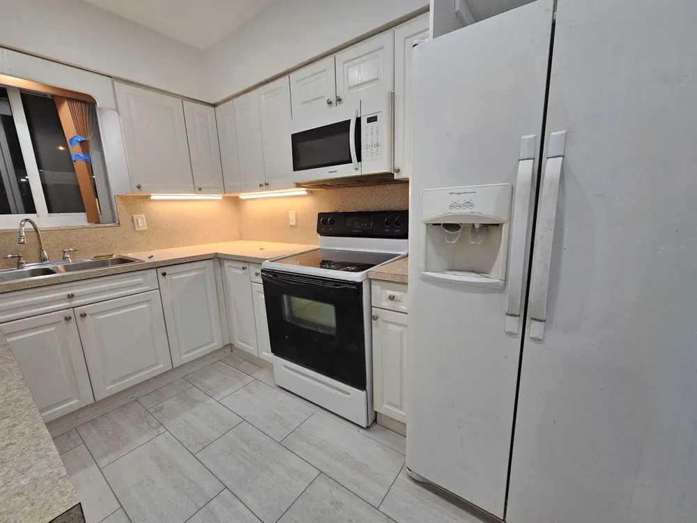 2030 SW 41st Avenue #3 Fort Lauderdale, FL 33317