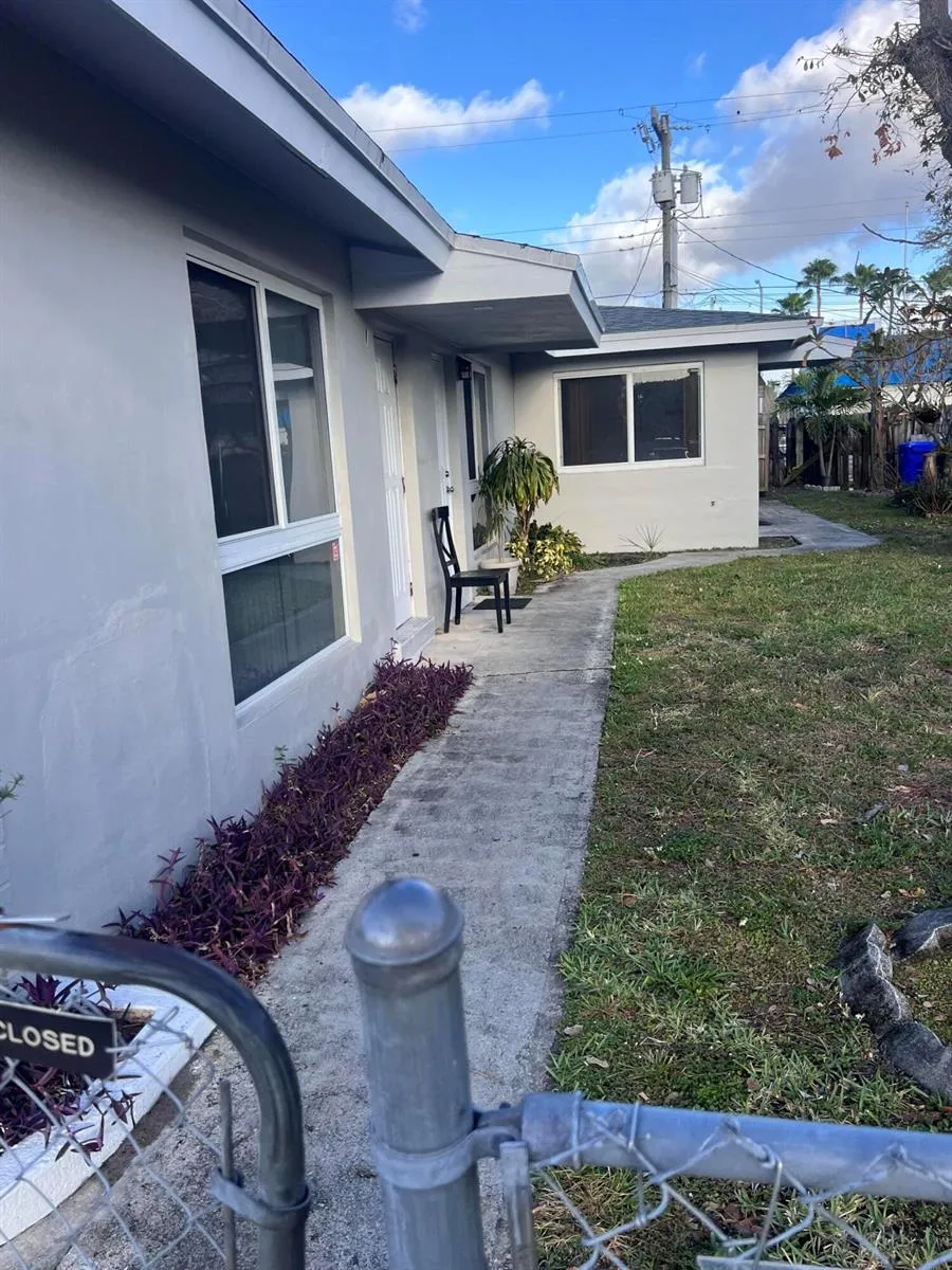2030 SW 41st Avenue #3 Fort Lauderdale, FL 33317