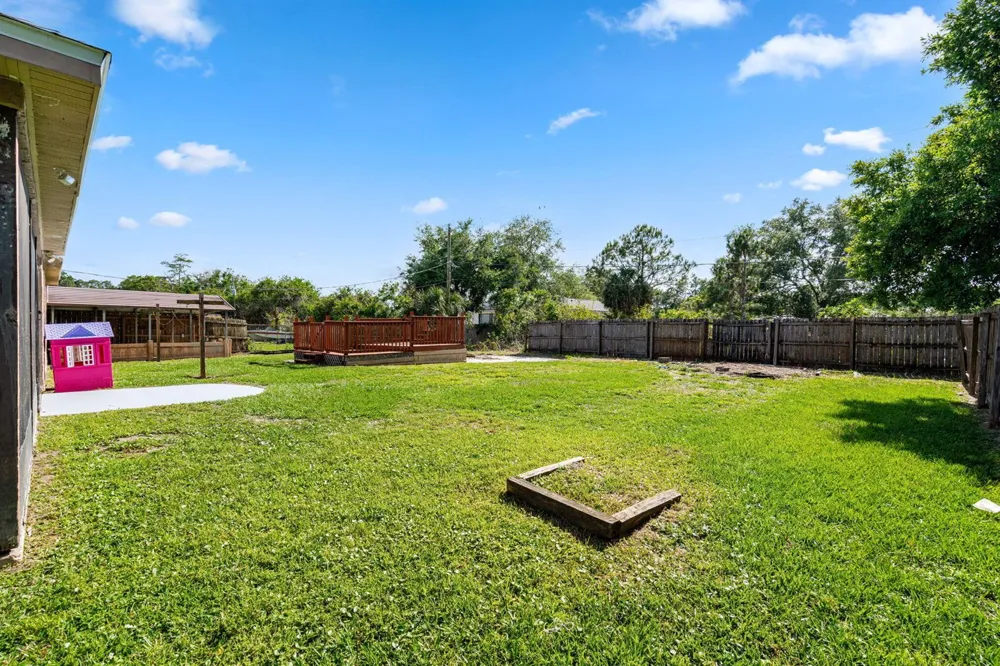 950 SE Taft Ave Avenue Palm Bay, FL 32909