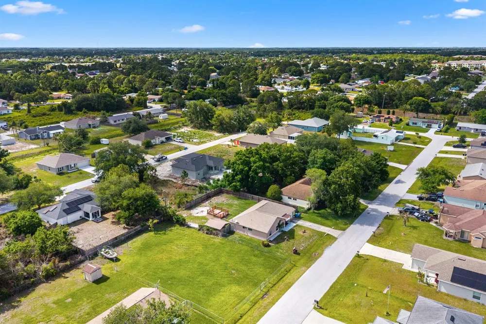 950 SE Taft Ave Avenue Palm Bay, FL 32909