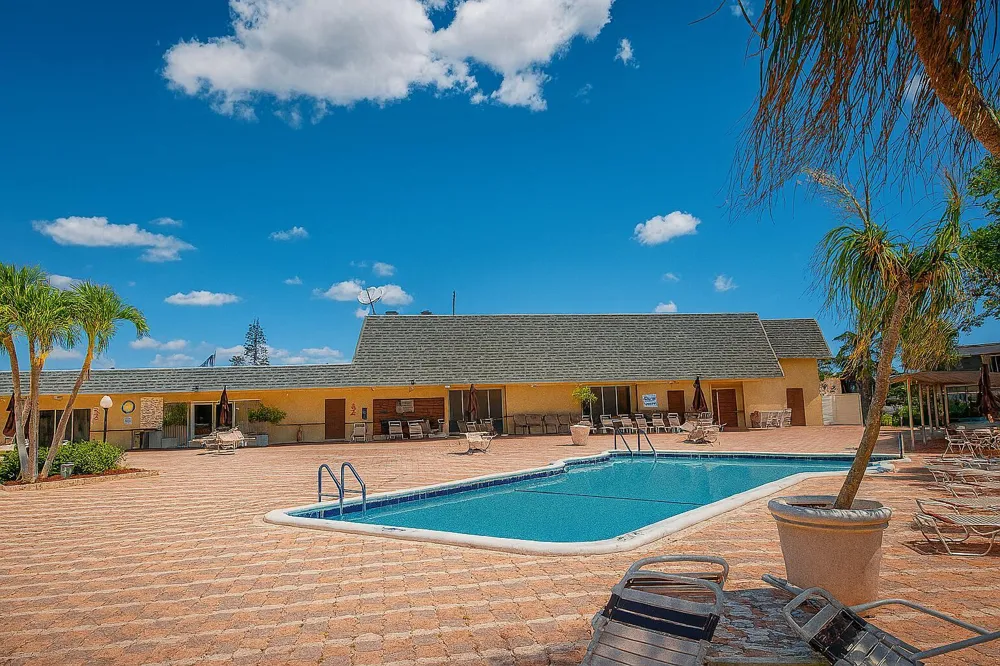 550 NW 78th Terrace #107 Margate, FL 33063