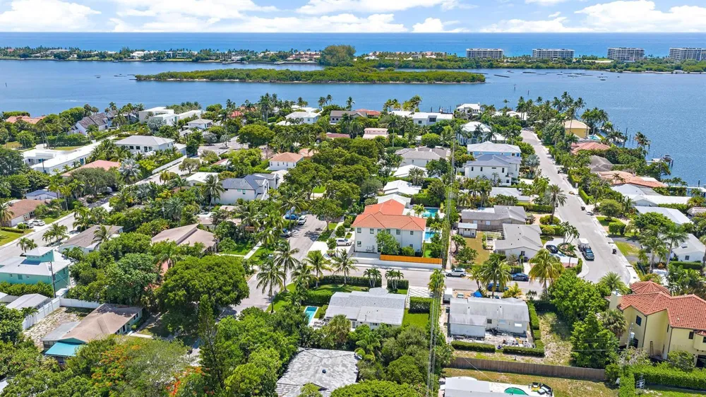 8001 Arlington Place West Palm Beach, FL 33405