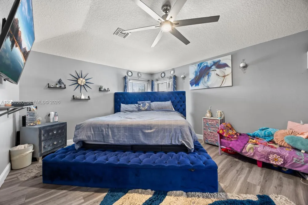 2863 BOATING BOULEVARD Kissimmee, FL 34746