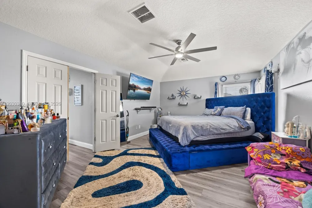 2863 BOATING BOULEVARD Kissimmee, FL 34746