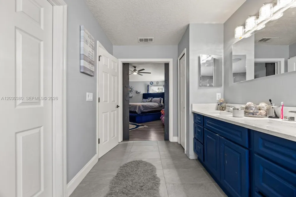2863 BOATING BOULEVARD Kissimmee, FL 34746