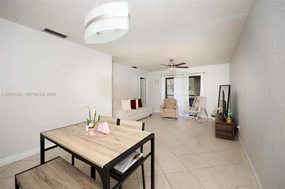 940 NW 104th Ave #203 Pembroke Pines, FL 33026