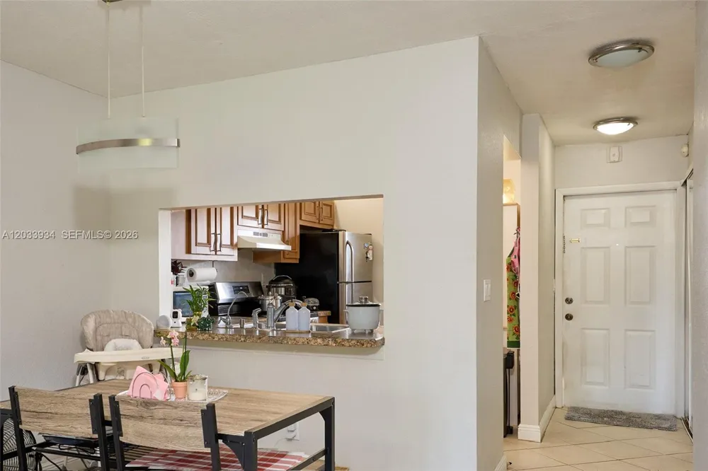 940 NW 104th Ave #203 Pembroke Pines, FL 33026