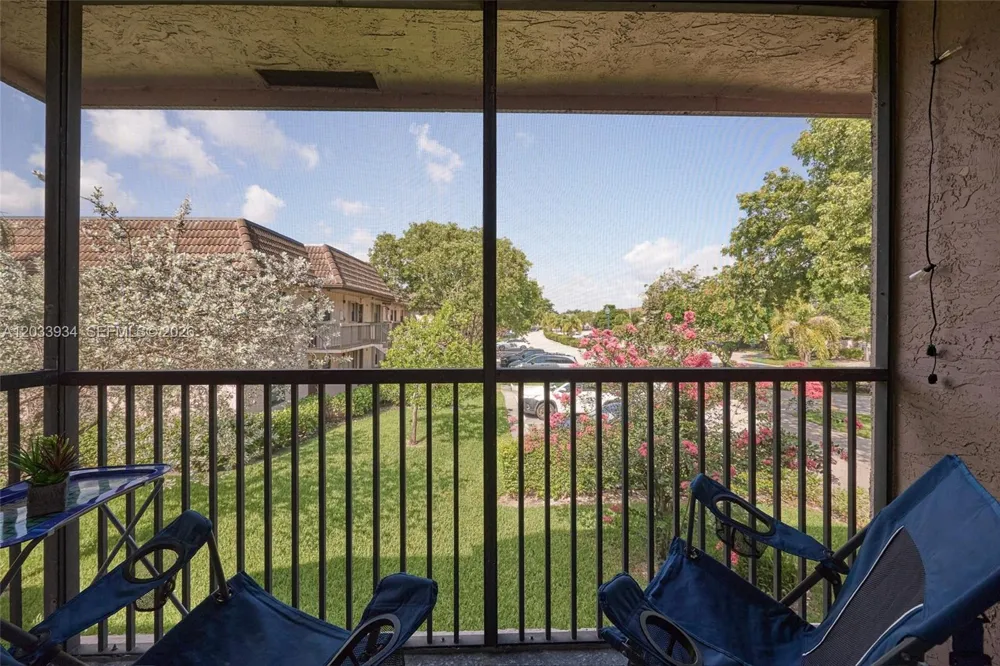 940 NW 104th Ave #203 Pembroke Pines, FL 33026