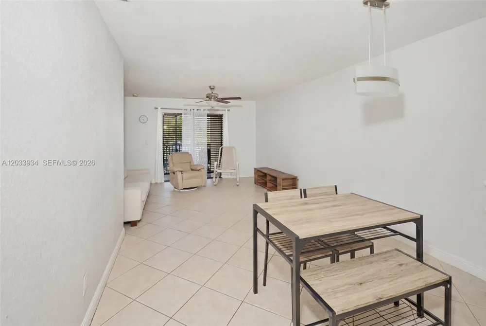 940 NW 104th Ave #203 Pembroke Pines, FL 33026