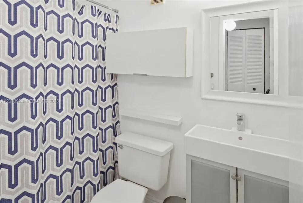 940 NW 104th Ave #203 Pembroke Pines, FL 33026