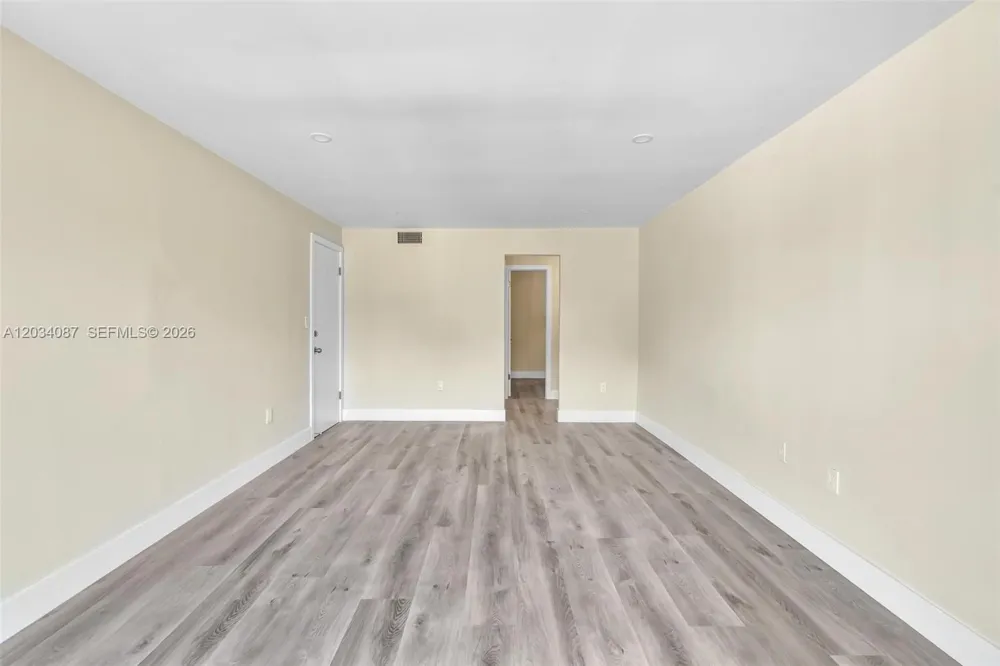9124 Collins Ave #304 Surfside, FL 33154