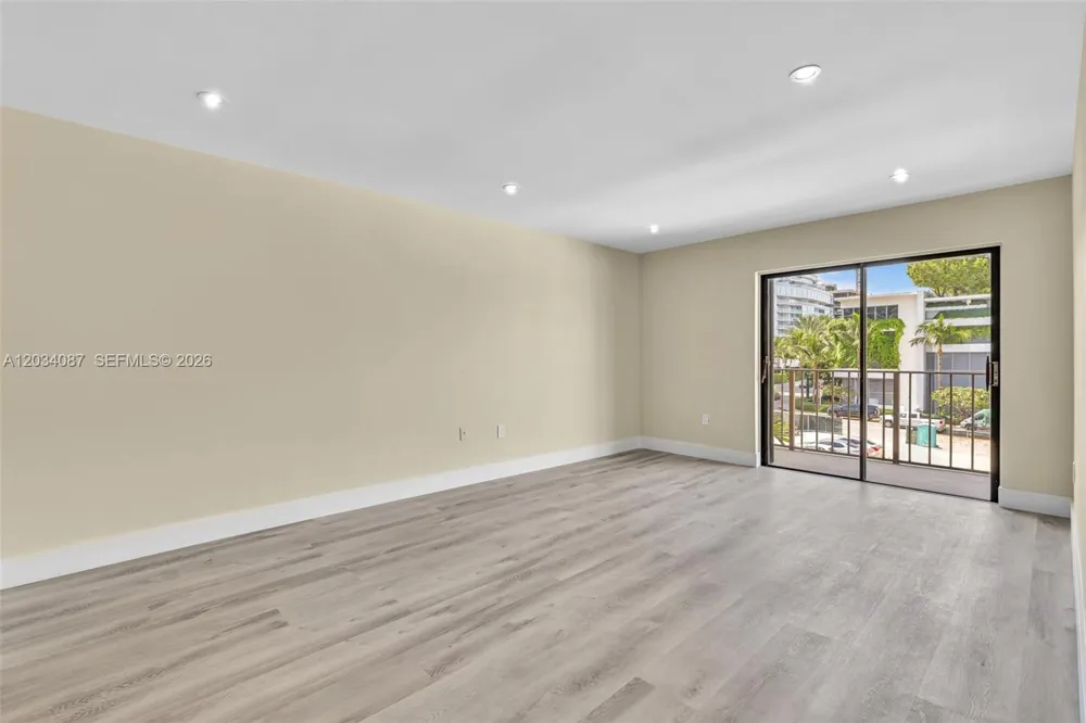 9124 Collins Ave #304 Surfside, FL 33154