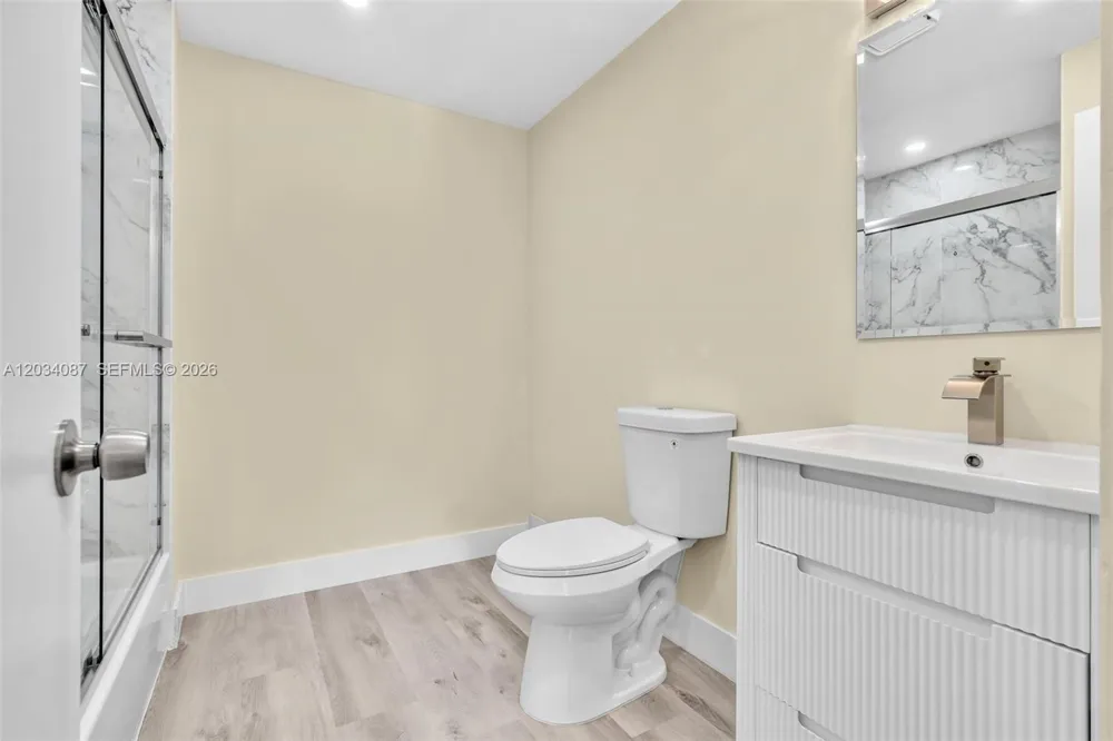 9124 Collins Ave #304 Surfside, FL 33154
