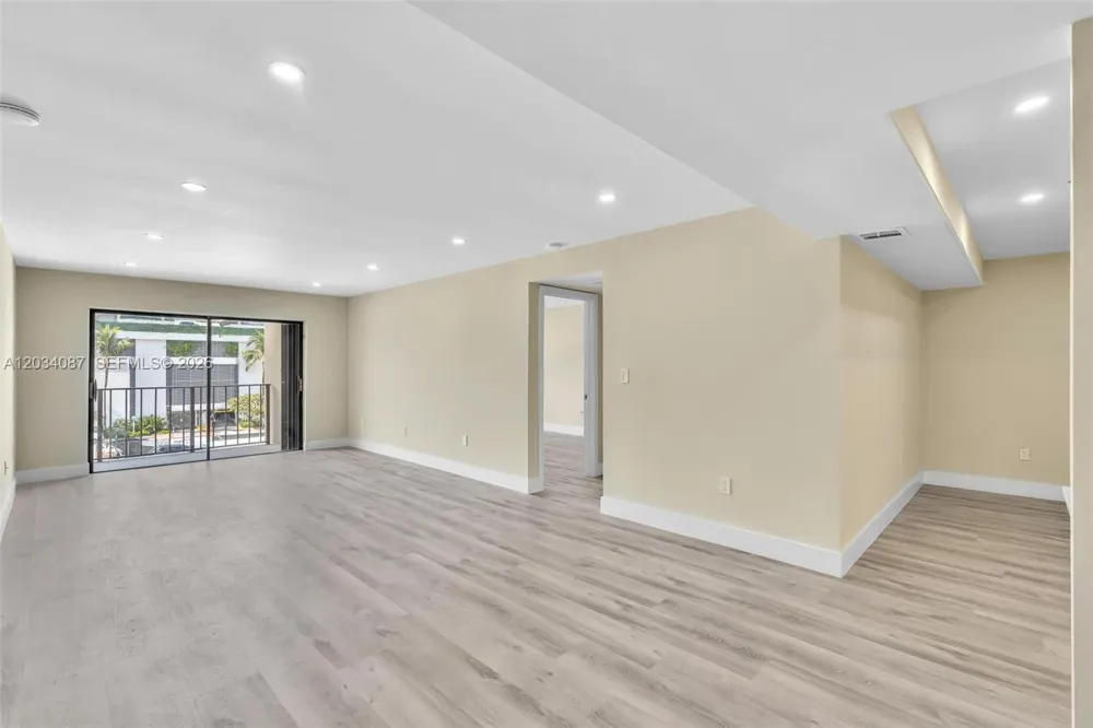 9124 Collins Ave #304 Surfside, FL 33154