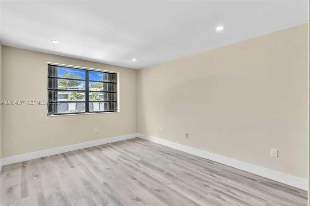 9124 Collins Ave #304 Surfside, FL 33154
