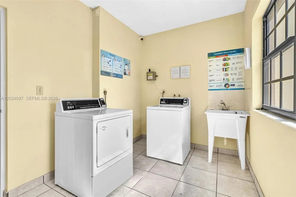 9124 Collins Ave #304 Surfside, FL 33154