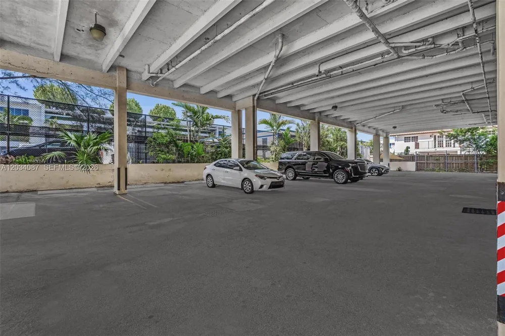 9124 Collins Ave #304 Surfside, FL 33154