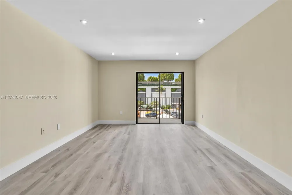 9124 Collins Ave #304 Surfside, FL 33154