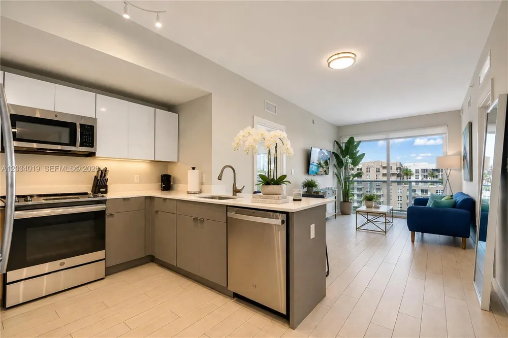 321 NE 26th St #806 Miami, FL 33137