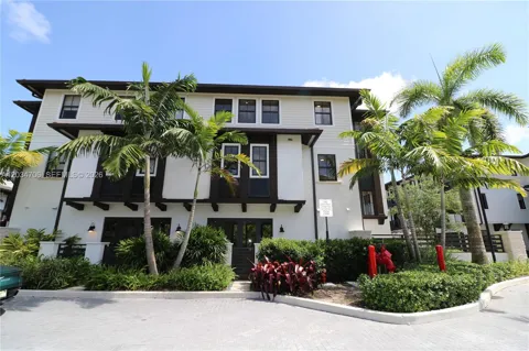 7504 SW 100th St