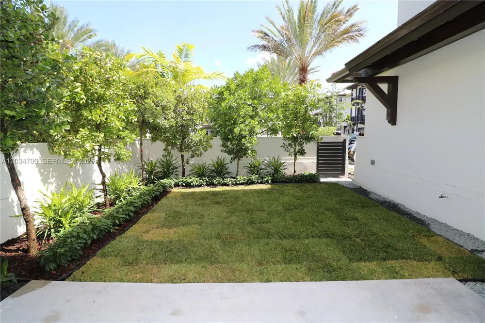 7504 SW 100th St Pinecrest, FL 33156
