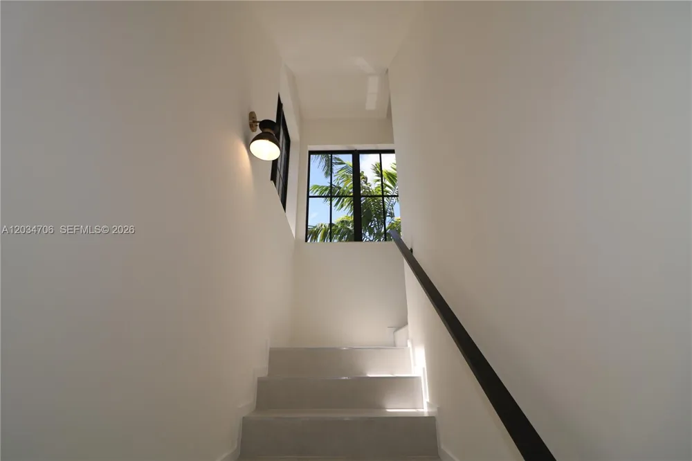 7504 SW 100th St Pinecrest, FL 33156