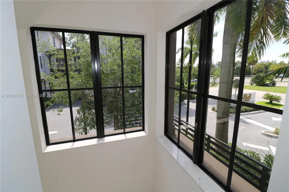 7504 SW 100th St Pinecrest, FL 33156