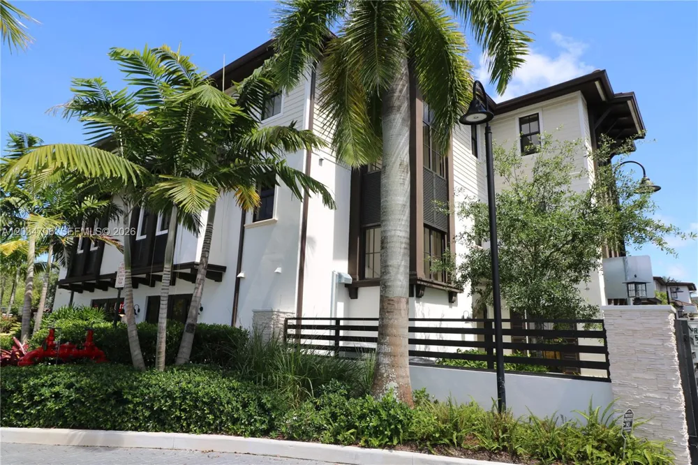 7504 SW 100th St Pinecrest, FL 33156