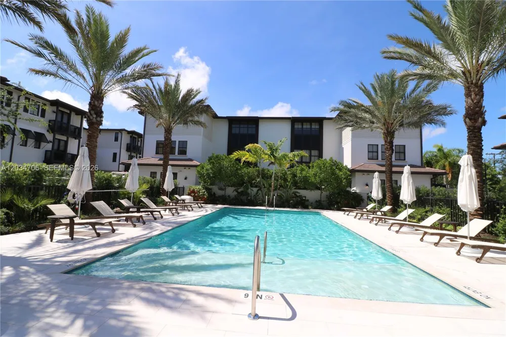 7504 SW 100th St Pinecrest, FL 33156