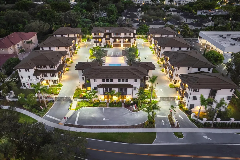 7504 SW 100th St Pinecrest, FL 33156