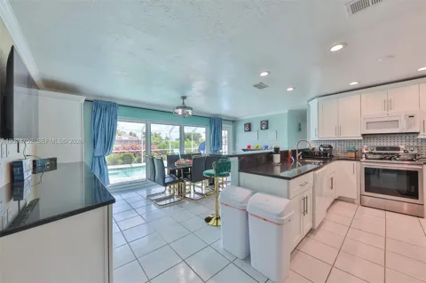 503 SE 17th St. #503