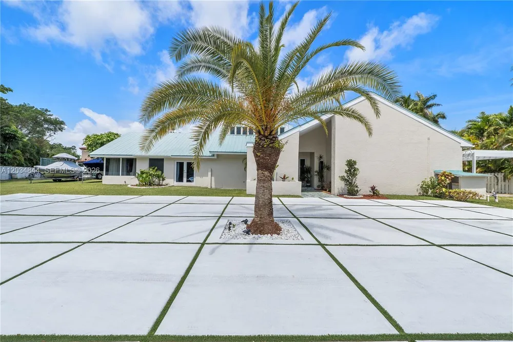 17640 Old Cutler Rd Palmetto Bay, FL 33157