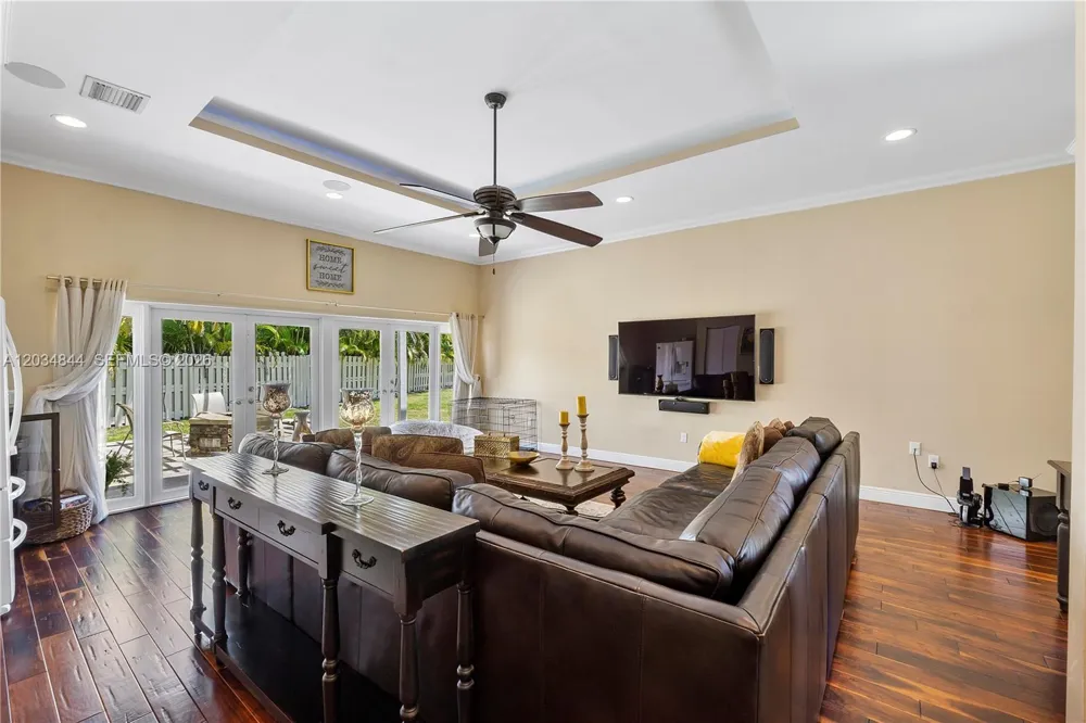 17640 Old Cutler Rd Palmetto Bay, FL 33157