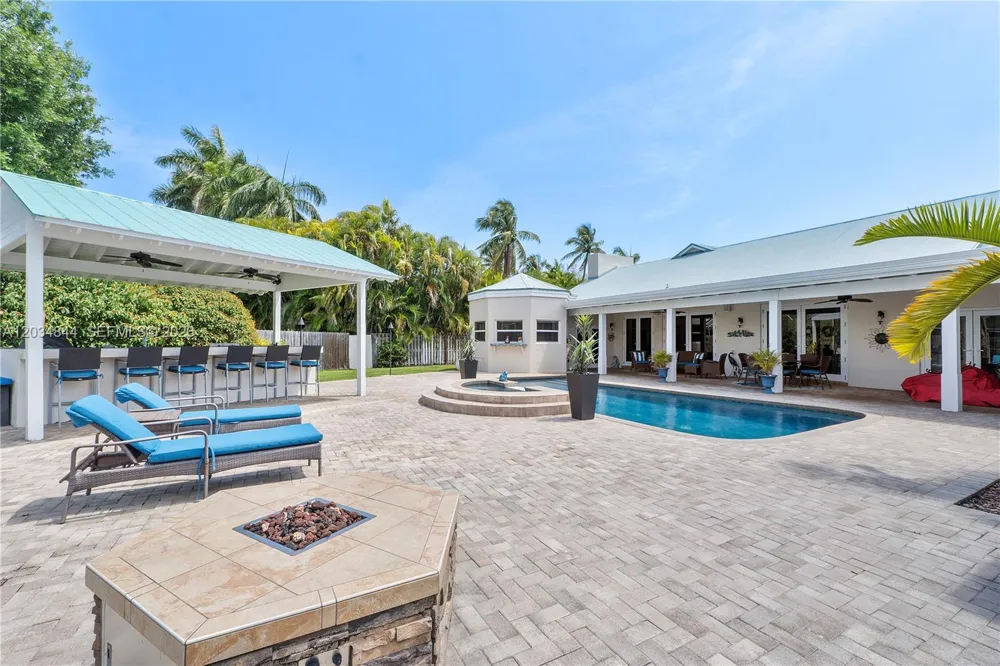 17640 Old Cutler Rd Palmetto Bay, FL 33157