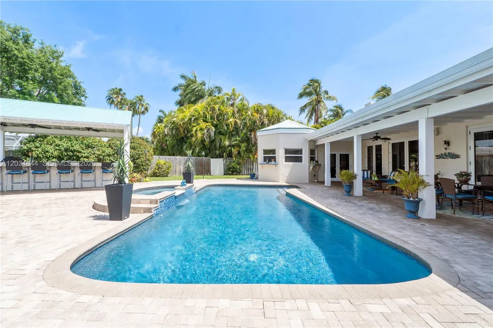 17640 Old Cutler Rd Palmetto Bay, FL 33157