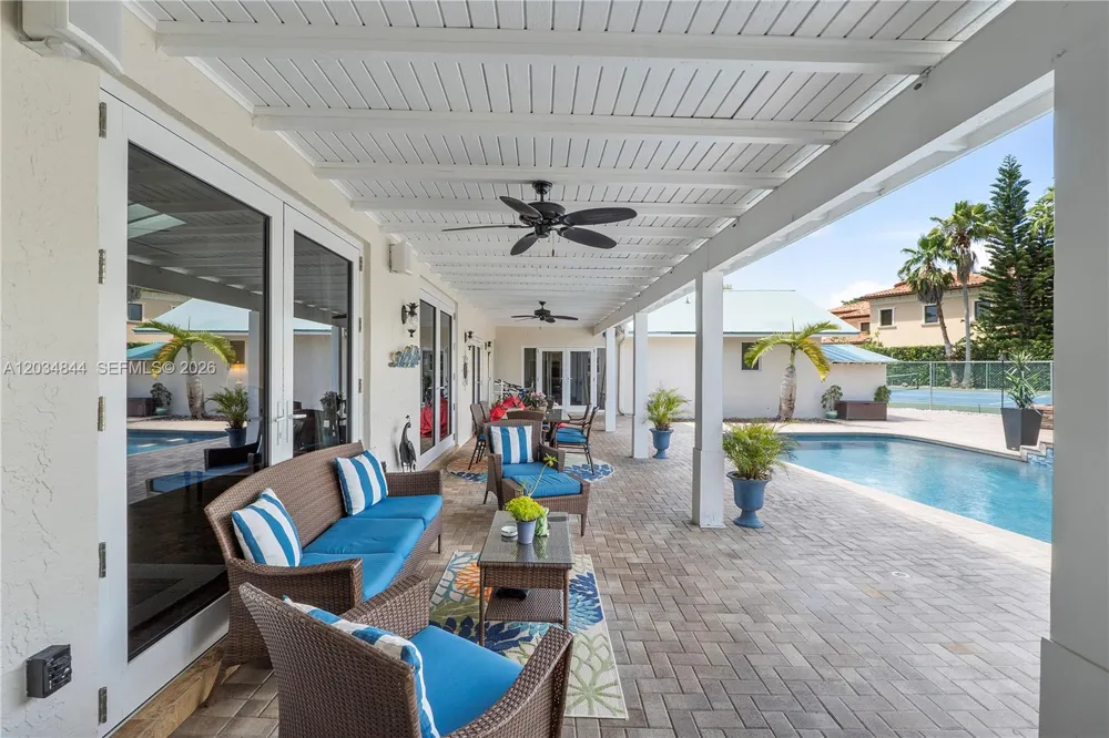 17640 Old Cutler Rd Palmetto Bay, FL 33157