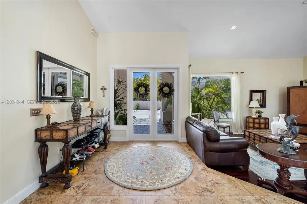 17640 Old Cutler Rd Palmetto Bay, FL 33157